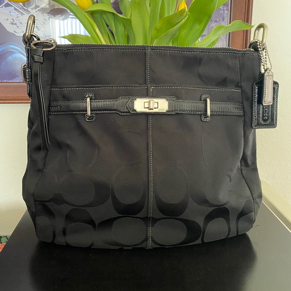 Medium Black Coach Bag, gently used. Like new.